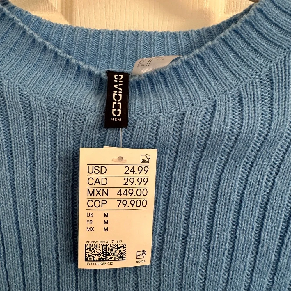 Sweater - Picture 3 of 3